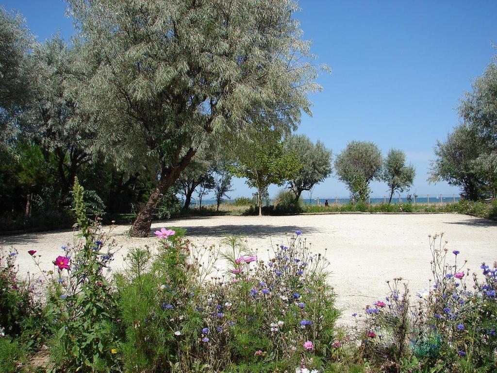 Camping Phare Ouest Saint-Denis-d'Oleron Exterior photo